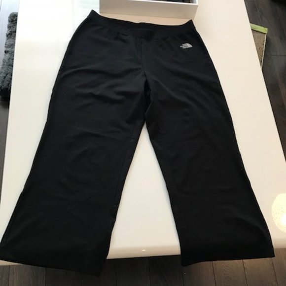 North Face Cropped Active Wear Pants NWOT - Picture 4 of 7